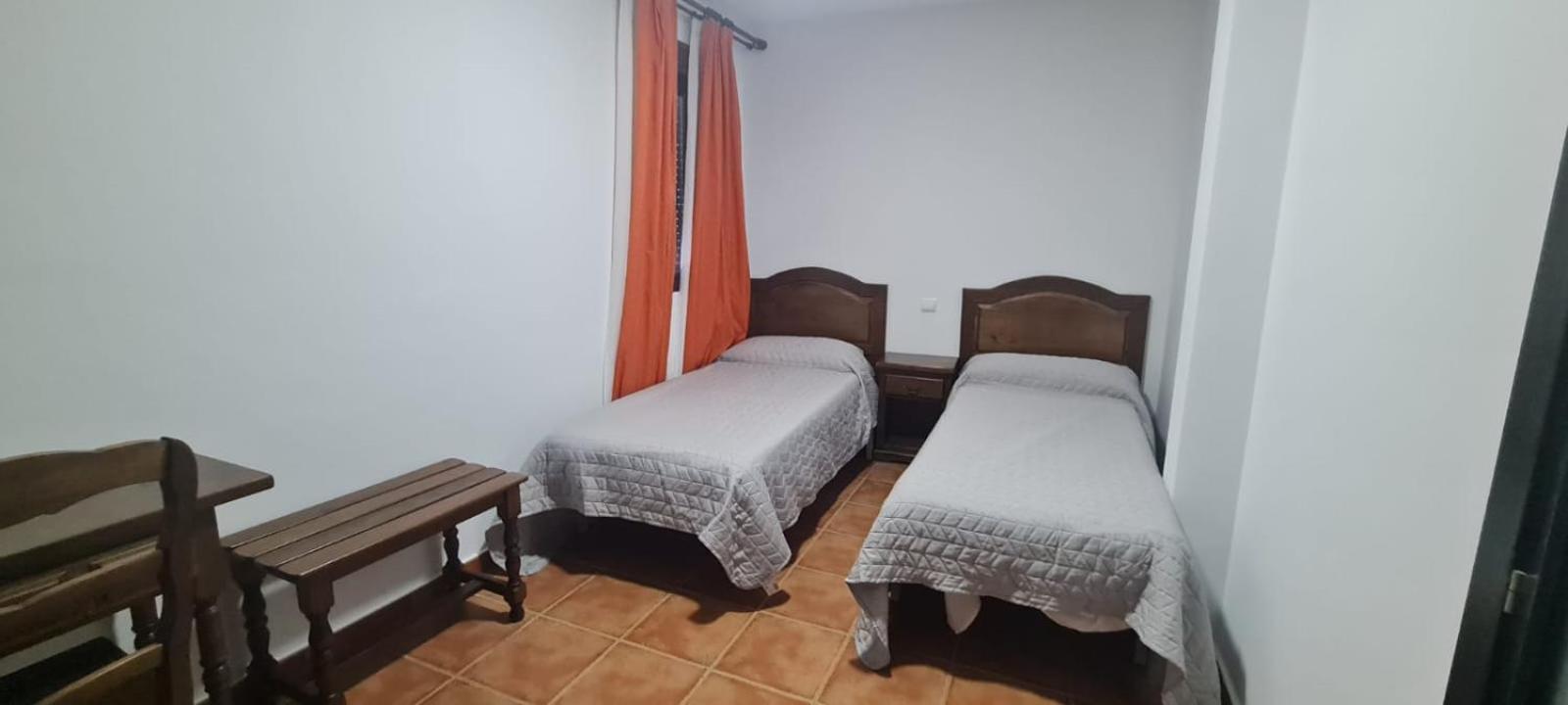 Hostal La Roda Villaluenga Buitenkant foto