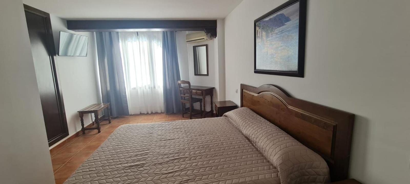 Hostal La Roda Villaluenga Buitenkant foto