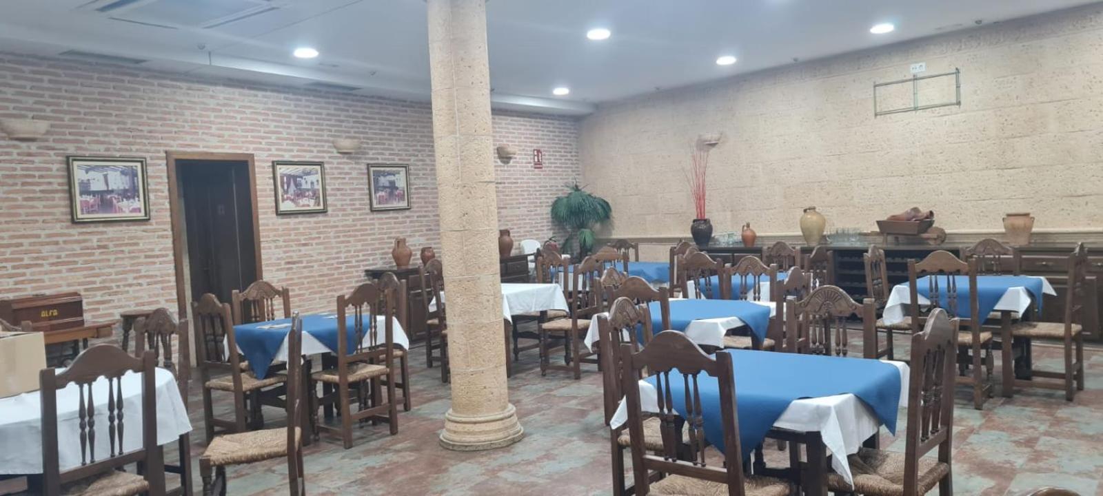 Hostal La Roda Villaluenga Buitenkant foto